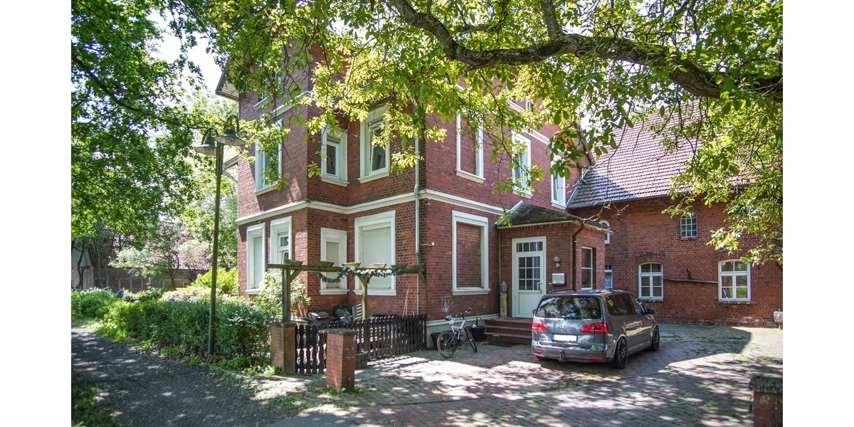 Wunderschönes Herrenhaus mit großer, für die Gastronomie umgebauter Scheune in idyllischer Lage - Einfamilienhaus Petershagen OT Schlüsselburg Schlüsselburg | Angebot:12215970