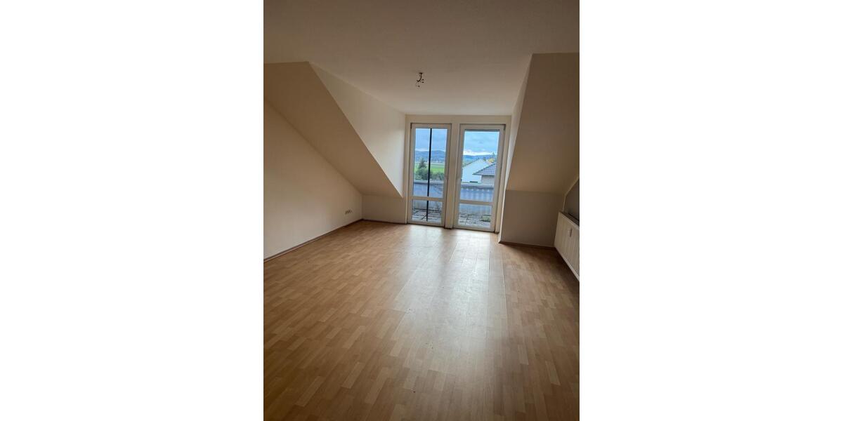 Dachgeschoßwohnung Lübbecke - 3 Zimmer, 100 m&sup2;, 800&euro; | Angebot:25256410
