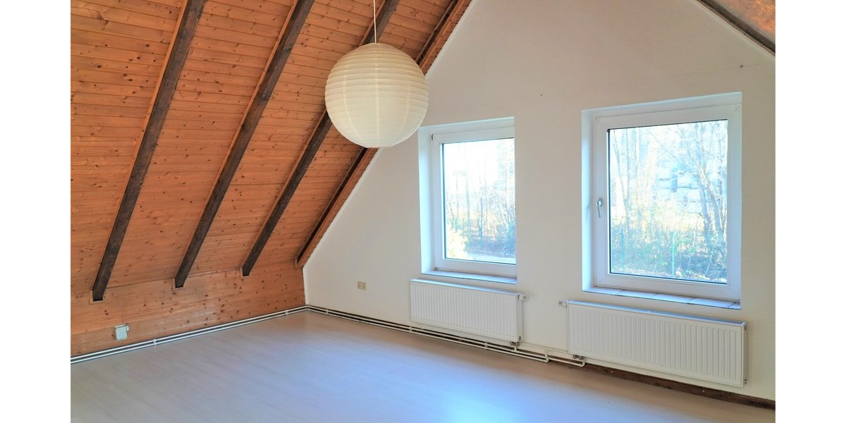 Gemütliches Einfamilienhaus mit Kamin, Doppelgarage und Erweiterungspotenzial - Einfamilienhaus Porta Westfalica | Angebot:19439640