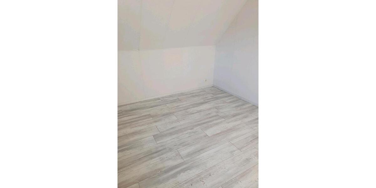 Dachgeschoßwohnung Obernkirchen - 3 Zimmer, 80 m&sup2;, 500&euro; | Angebot:25271062