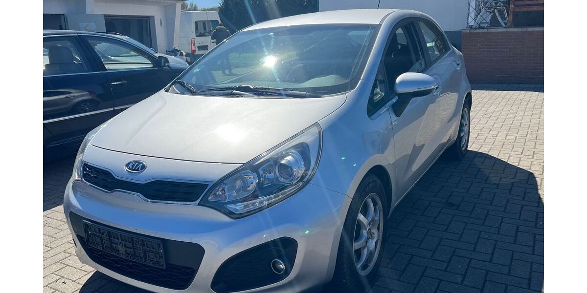 Kia Rio 234.089 km 3.500 &euro; Löhne Mennighüffen 32584