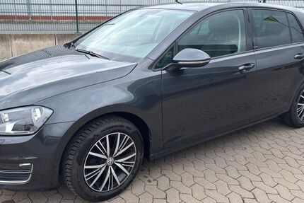 VW Golf 130.725 km 7.300 &euro; Petershagen 32469