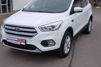 Ford Kuga 87.000 km 17.990 &euro; Hessisch Oldendorf 31840