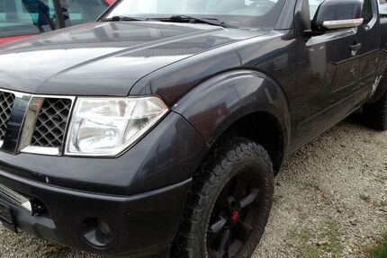 Nissan Navara 200.000 km 7.950 &euro; Vlotho 32602