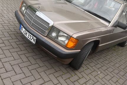 Mercedes-Benz 190 273.000 km 5.199 &euro; Herford 32052