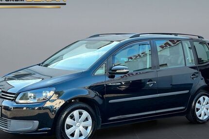 VW Touran 167.668 km 5.999 &euro; Löhne 32584