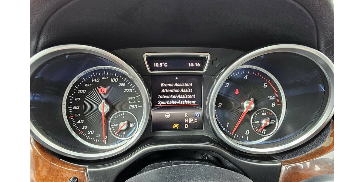 Mercedes-Benz GLE 350 d 4M AMG Line Night 360° LED AHK PANO. 136.546 km 37.990 &euro; Löhne 32584