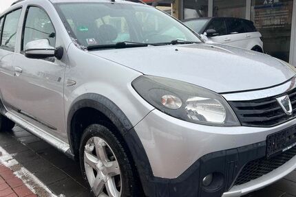 Dacia Sandero 102.000 km 4.200 &euro; Minden 32423