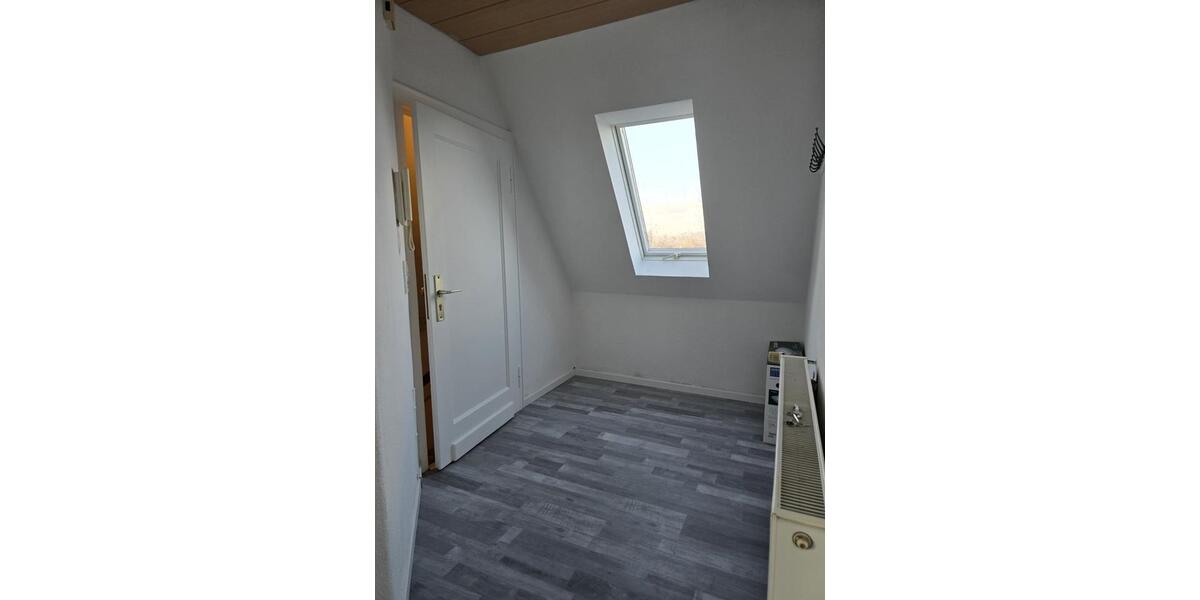 Dachgeschoßwohnung Lemgo - 2.5 Zimmer, 55 m&sup2;, 450&euro; | Angebot:26271023