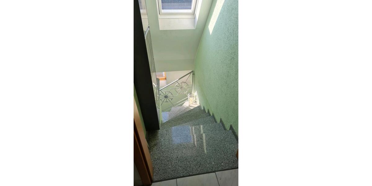 Dachgeschoßwohnung Dörentrup - 2 Zimmer, 45 m&sup2;, 450&euro; | Angebot:25098739