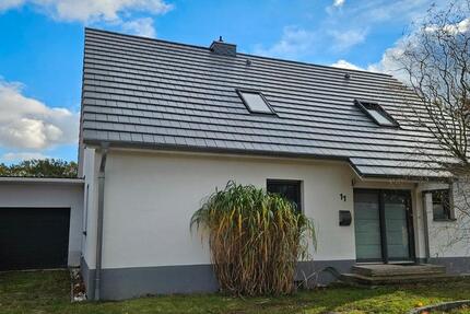 Haus Uchte - 11 Zimmer, 240 m&sup2;, 350.000&euro; | Angebot:26487375