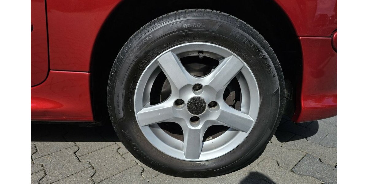 Peugeot 206 XT KLIMA AUS 2.HAND 178.000 km 2.490 &euro; Löhne 32584