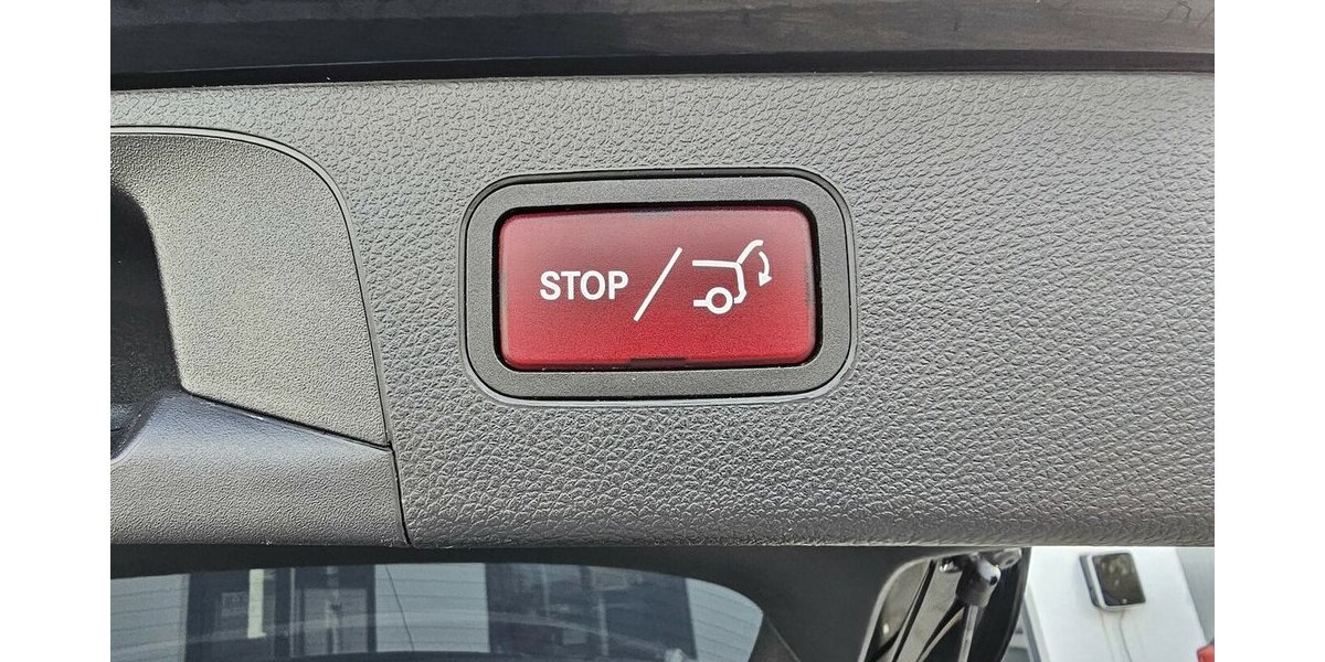 Mercedes-Benz GLC 250 d 4M AMG Line LED NAVI KAMERA TEILLEDER 109.490 km 29.990 &euro; Löhne 32584