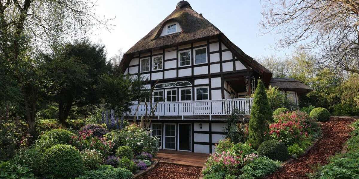 Exklusive Villa mit Wellnessbereich, Pool & großem Grundstück (inkl. Renovierung und neuem Dach) - Villa Hüllhorst | Angebot:27308745