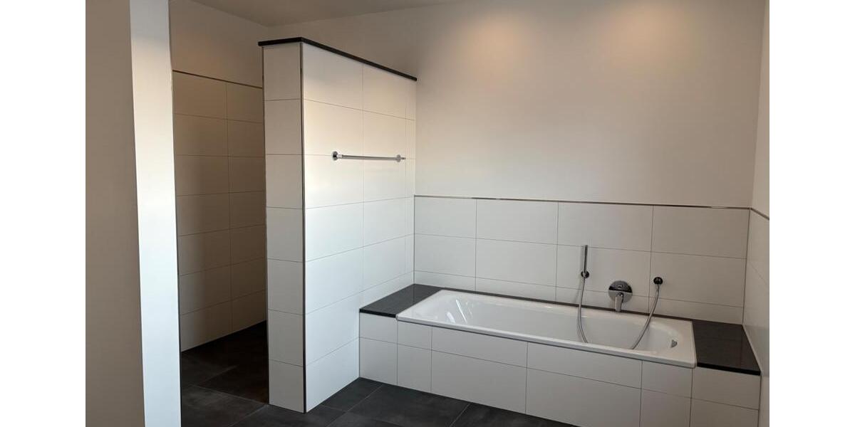 Etagenwohnung Stolzenau - 5 Zimmer, 194 m&sup2;, 1.450&euro; | Angebot:26048286