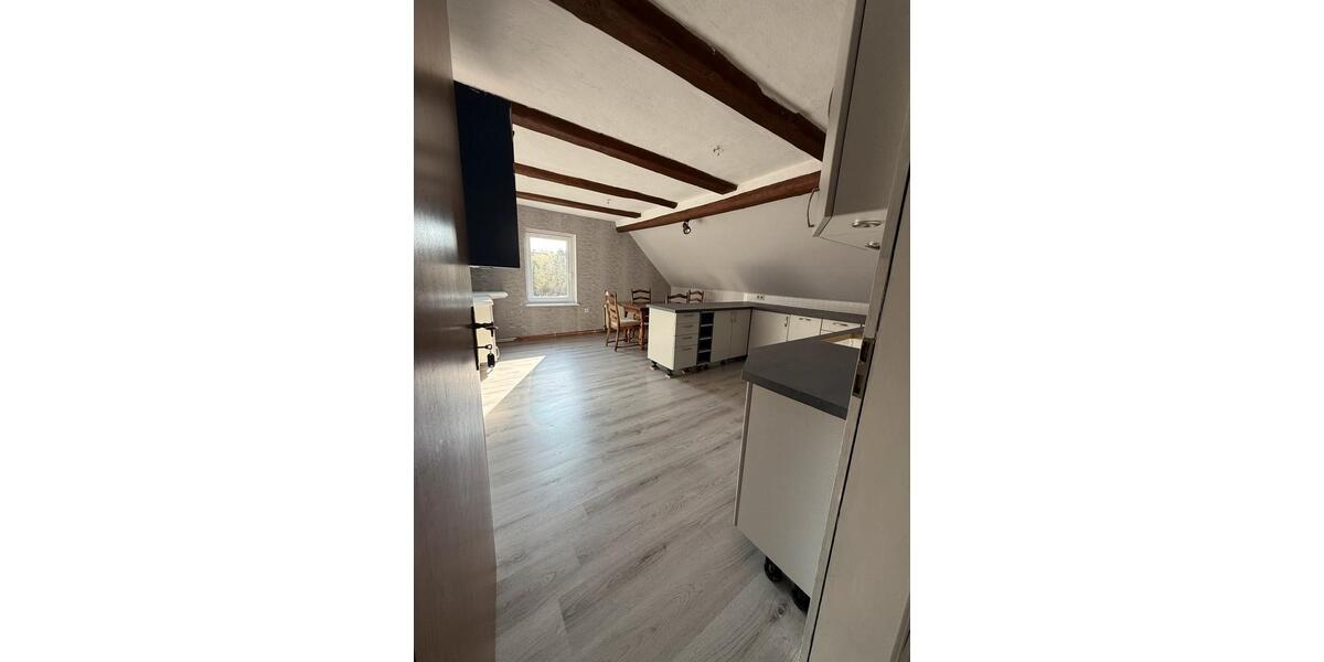 Dachgeschoßwohnung Stadthagen - 4 Zimmer, 110 m&sup2;, 600&euro; | Angebot:25450557