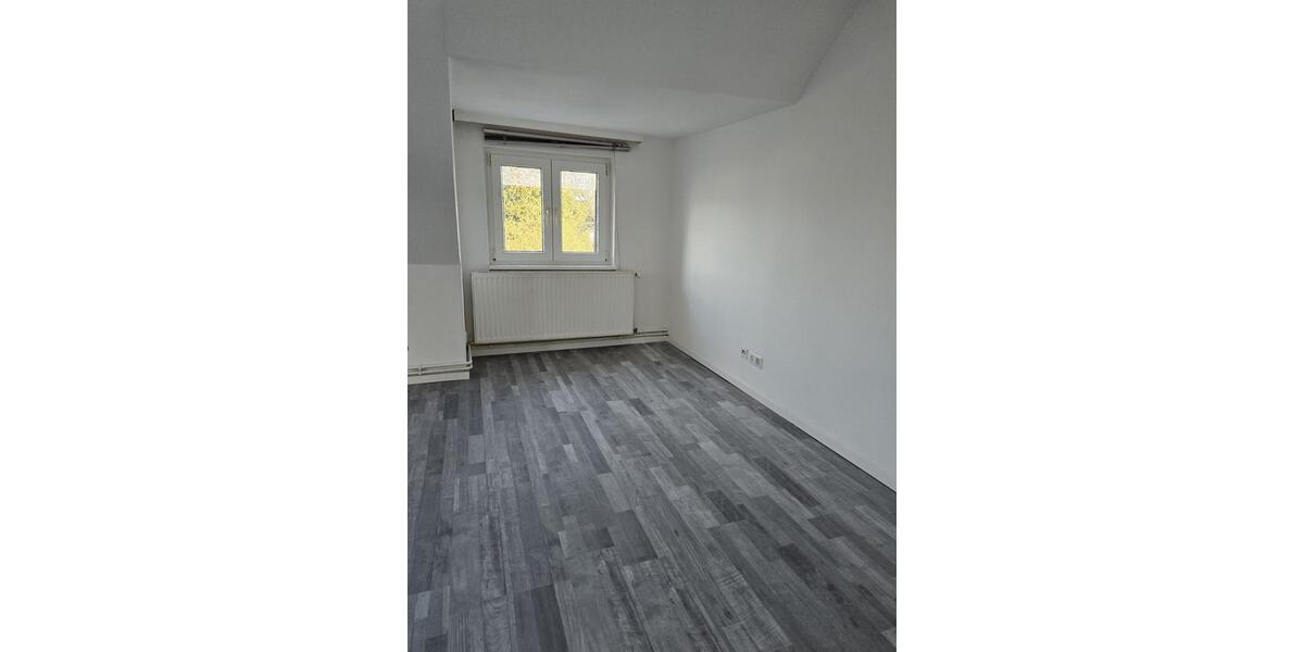 Dachgeschoßwohnung Lemgo - 2.5 Zimmer, 55 m&sup2;, 450&euro; | Angebot:26271023