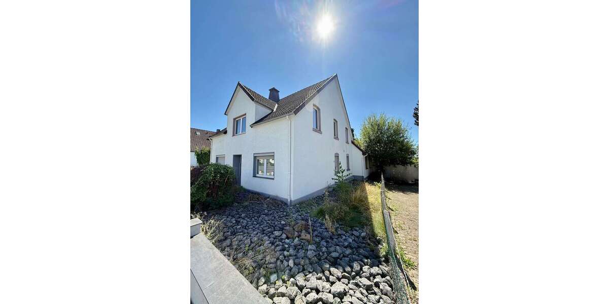 Einfamilienhaus Bad Salzuflen - 8 Zimmer, 240 m&sup2;, 390.000&euro; | Angebot:22418428