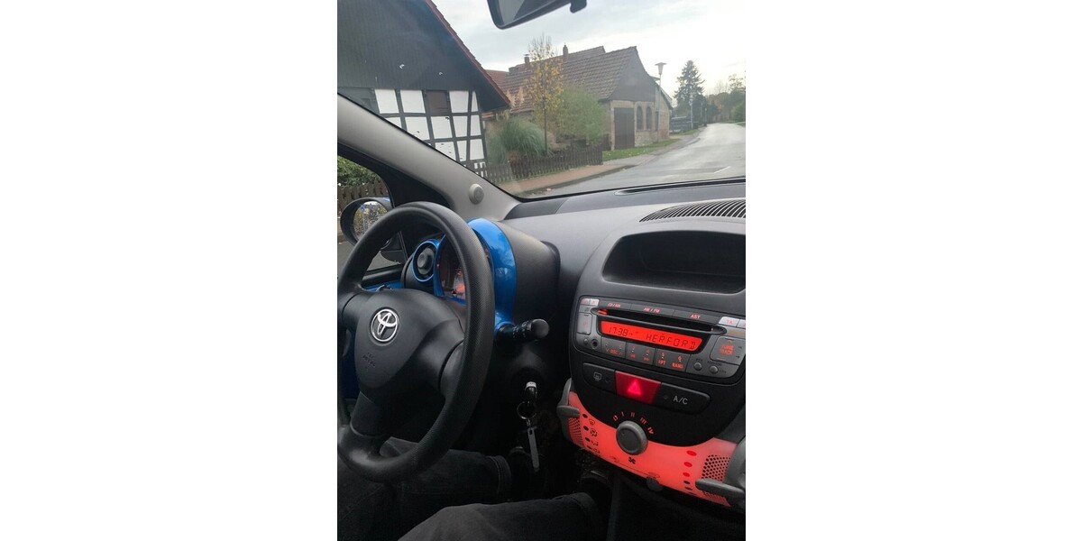 Toyota Aygo 131.000 km 4.650 &euro; Löhne 32584