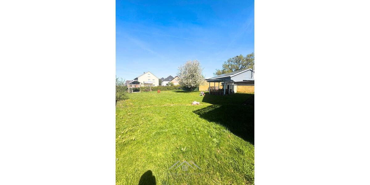 Dachgeschoßwohnung Hessisch Oldendorf - 3 Zimmer, 85 m&sup2;, 800&euro; | Angebot:26591128