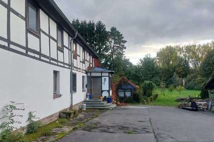 Haus Dörentrup - 9 Zimmer, 280 m&sup2;, 406.000&euro; | Angebot:23643309