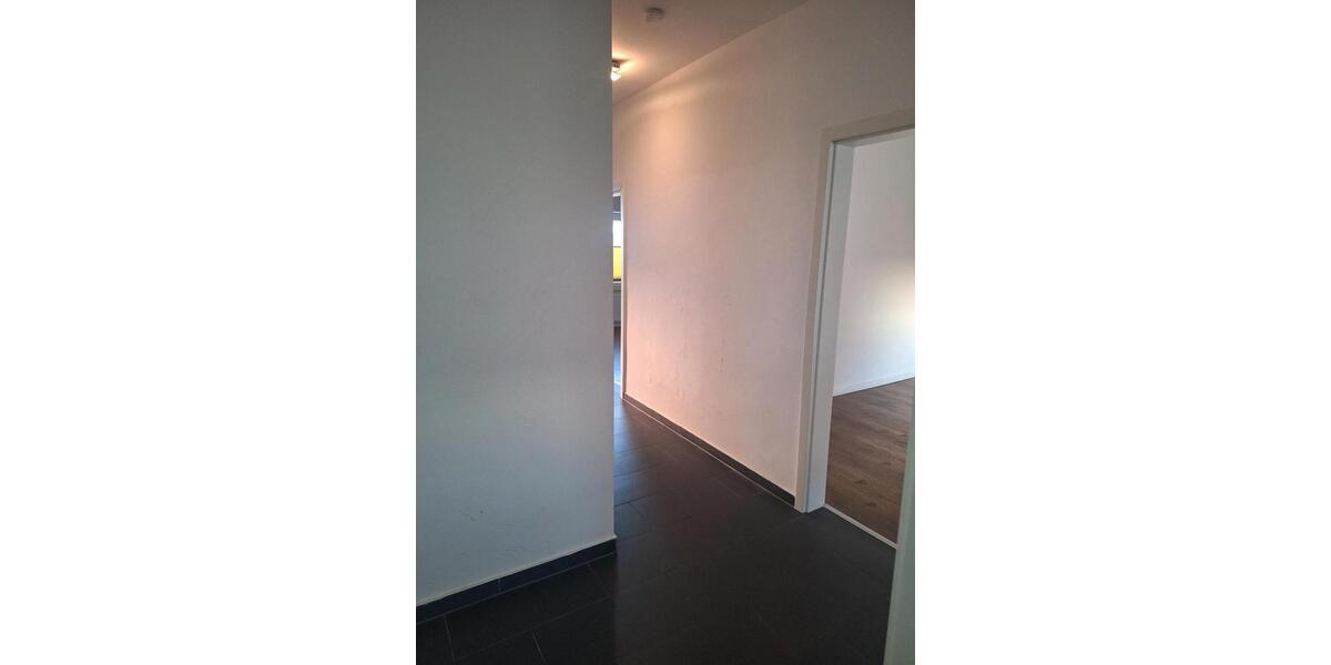 Erdgeschoßwohnung Hiddenhausen - 3 Zimmer, 83 m&sup2;, 750&euro; | Angebot:25947631