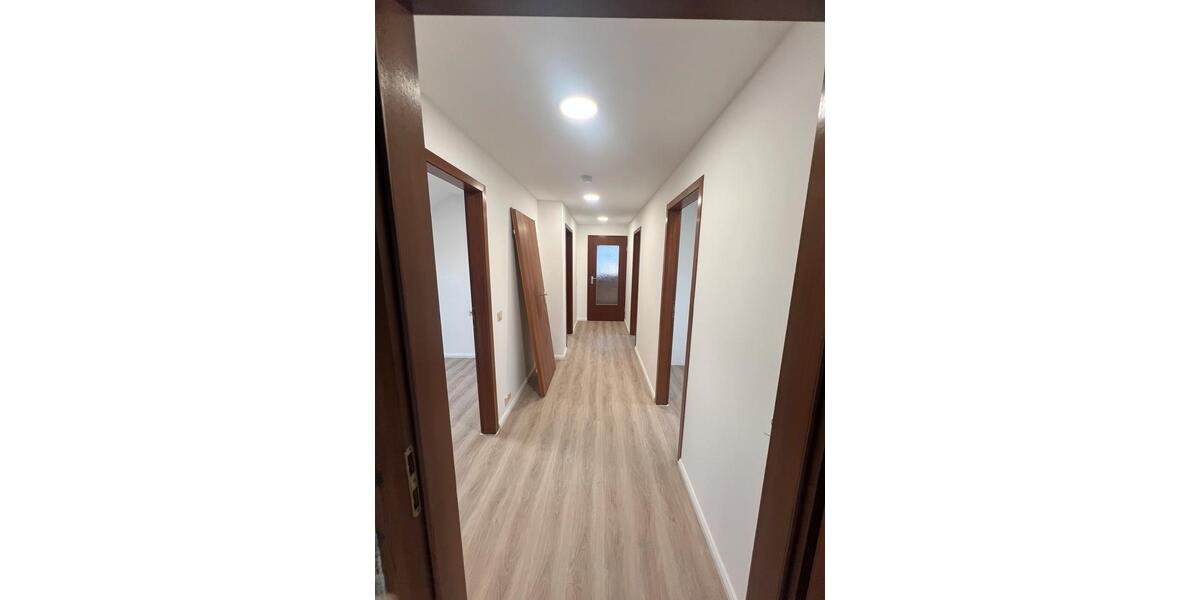 Dachgeschoßwohnung Dörentrup - 2.5 Zimmer, 68 m&sup2;, 460&euro; | Angebot:25054979