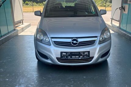 Opel Zafira 236.000 km 2.800 &euro; Löhne 32584