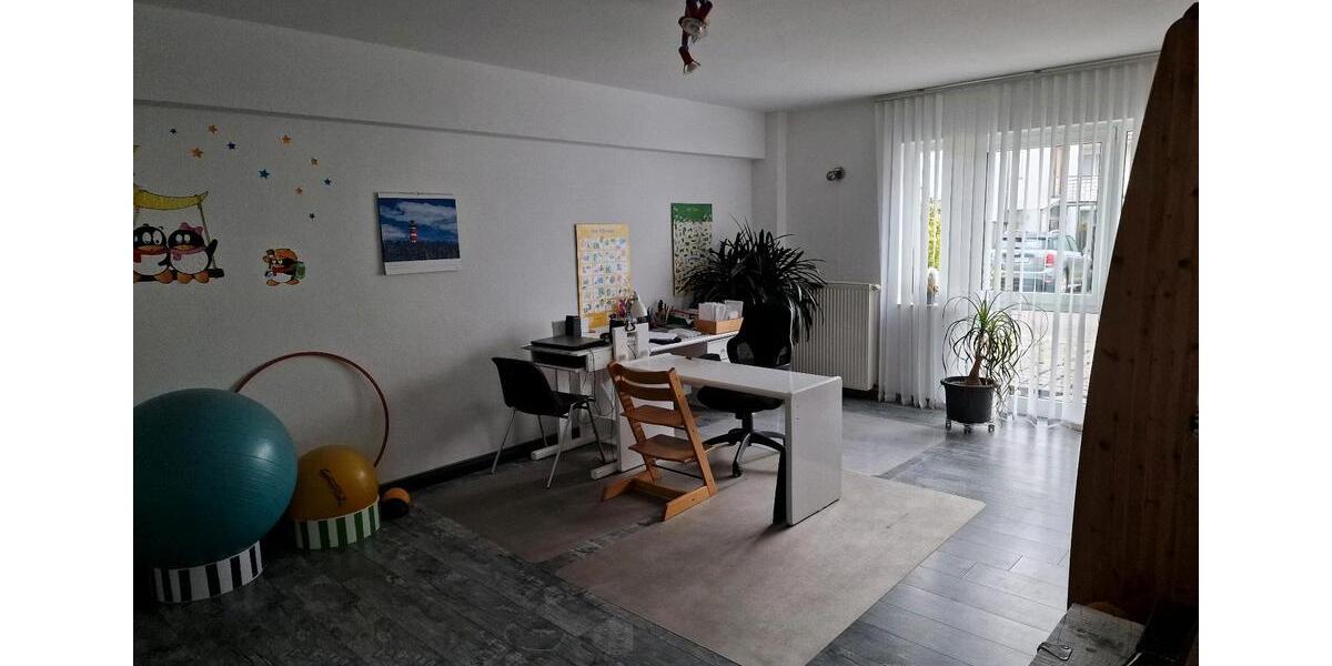 Erdgeschoßwohnung Lemgo - 4 Zimmer, 133 m&sup2;, 239.000&euro; | Angebot:25540096