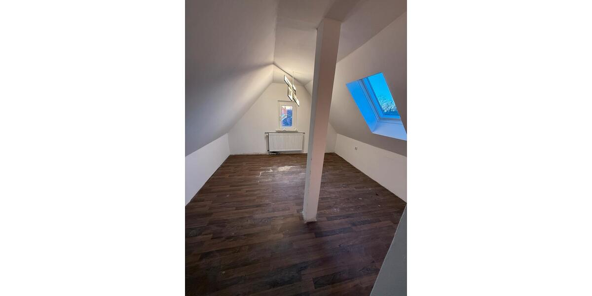 Dachgeschoßwohnung Herford Falkendiek - 4 Zimmer, 110 m&sup2;, 1.100&euro; | Angebot:25922777