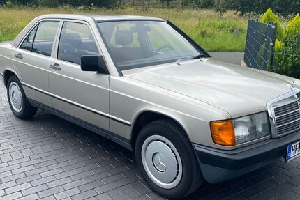 Mercedes-Benz 190 224.100 km 4.500 &euro; Kirchlengern 32278