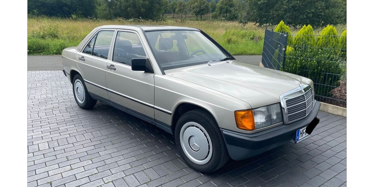Mercedes-Benz 190 224.100 km 4.500 &euro; Kirchlengern 32278