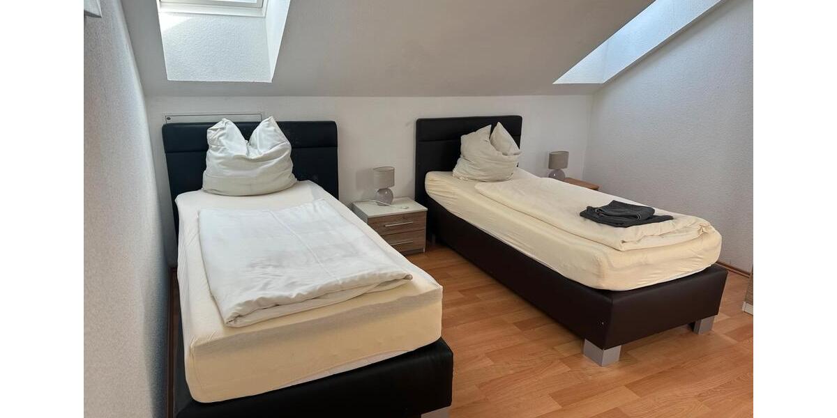 Dachgeschoßwohnung Löhne - 3 Zimmer, 100 m&sup2;, 20&euro; | Angebot:25404258