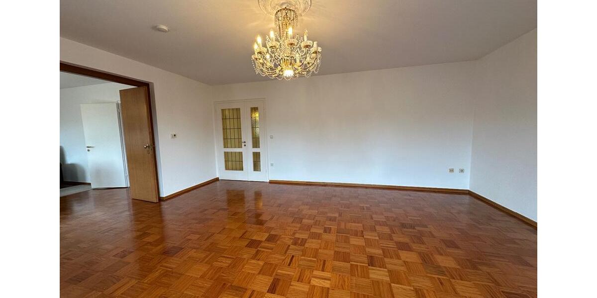 Etagenwohnung Herford Falkendiek - 4 Zimmer, 133 m&sup2;, 1.380&euro; | Angebot:25294107