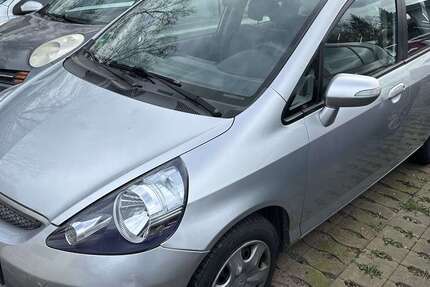 Honda Jazz 148.500 km 1.690 &euro; Löhne 32584