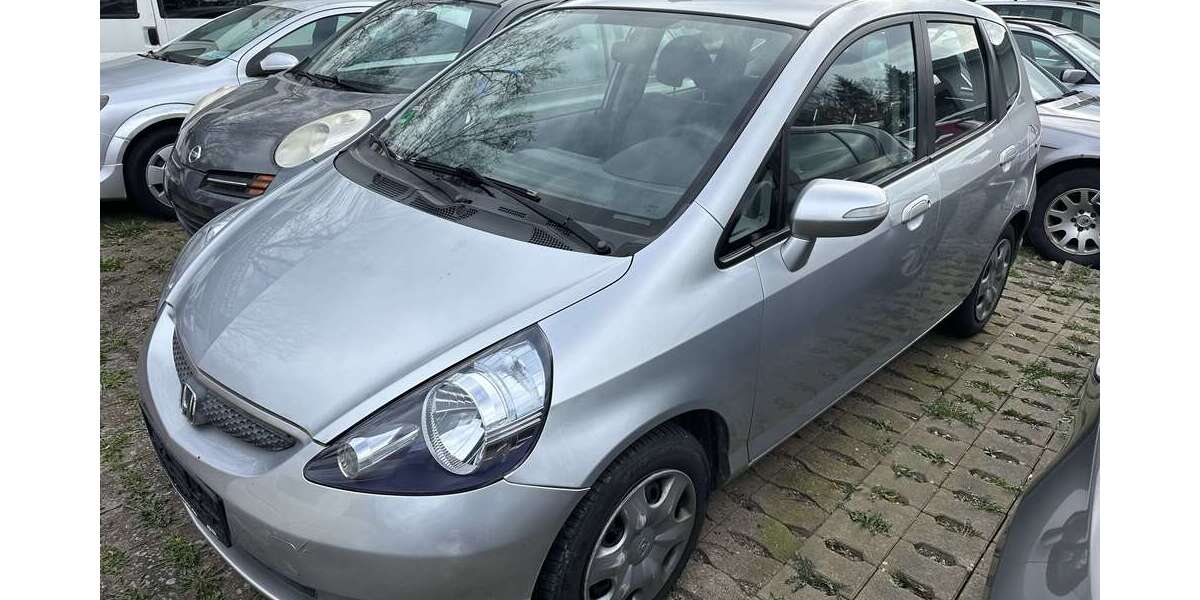 Honda Jazz 148.500 km 1.690 &euro; Löhne 32584