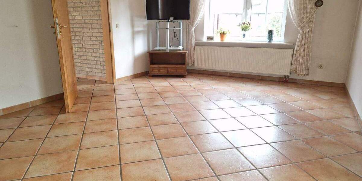Einfamilienhaus Porta Westfalica Eisbergen - 8 Zimmer, 190 m&sup2;, 249.000&euro; | Angebot:25797141