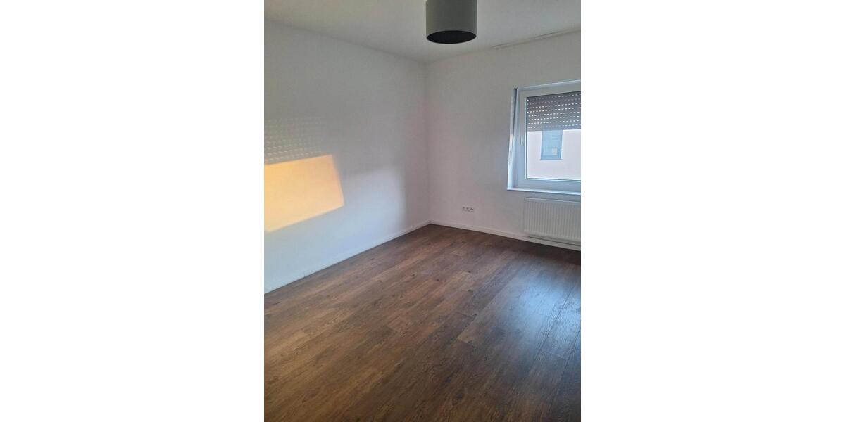 Erdgeschoßwohnung Hiddenhausen - 3 Zimmer, 83 m&sup2;, 750&euro; | Angebot:25947631