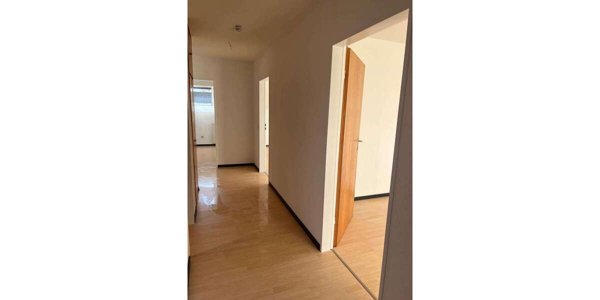 Etagenwohnung Lemgo - 3 Zimmer, 68 m&sup2;, 476&euro; | Angebot:23653570