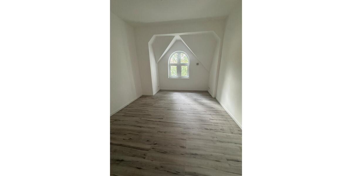 Etagenwohnung Bünde - 3 Zimmer, 117 m&sup2;, 1.000&euro; | Angebot:24802191