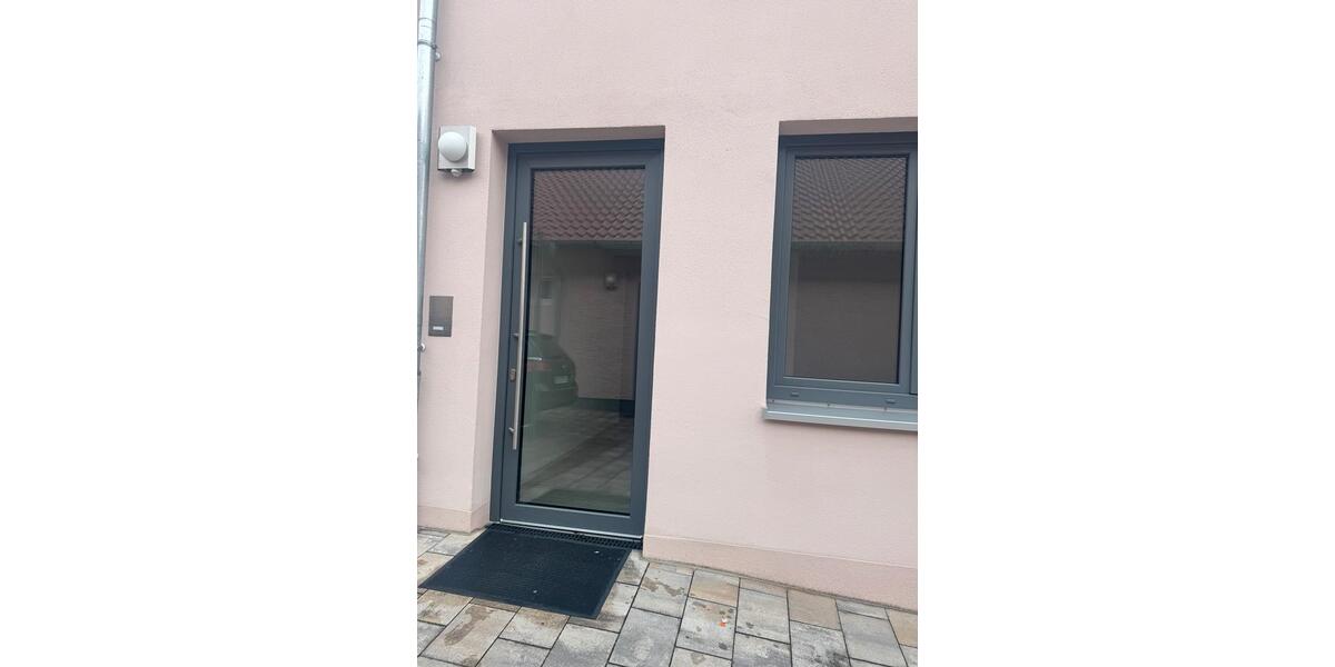 Etagenwohnung Lemgo - 3 Zimmer, 104 m&sup2;, 900&euro; | Angebot:25252425