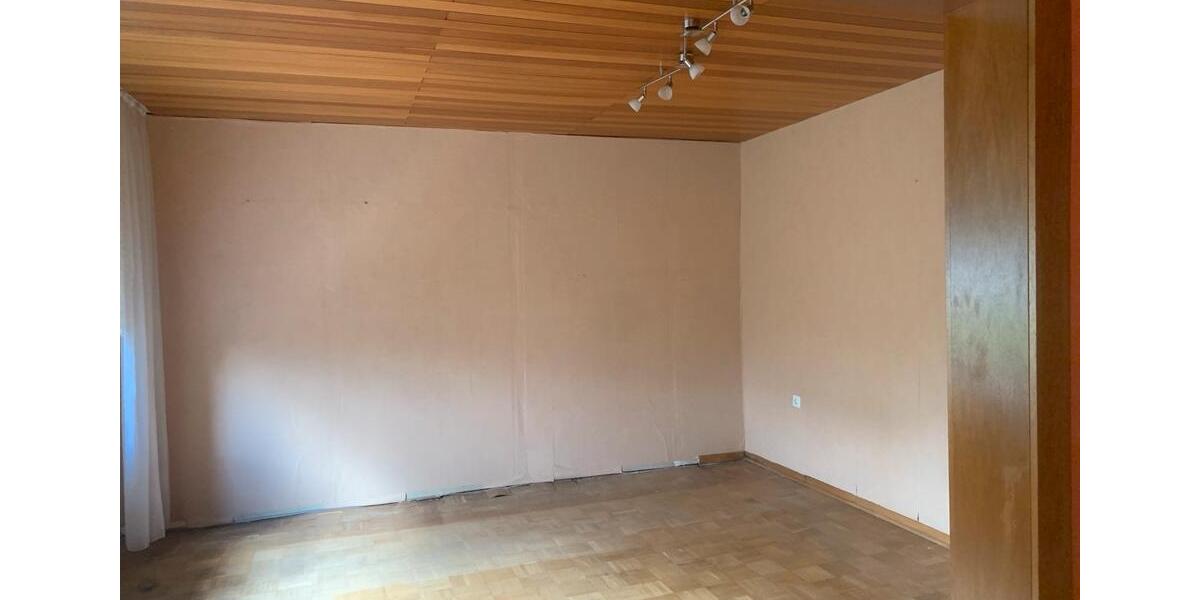 Einfamilienhaus Kalletal - 9 Zimmer, 284 m&sup2;, 140.000&euro; | Angebot:26891929