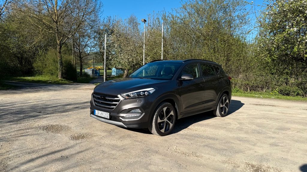 Hyundai TUCSON 102.000 km 15.990 &euro; Lemgo 32657