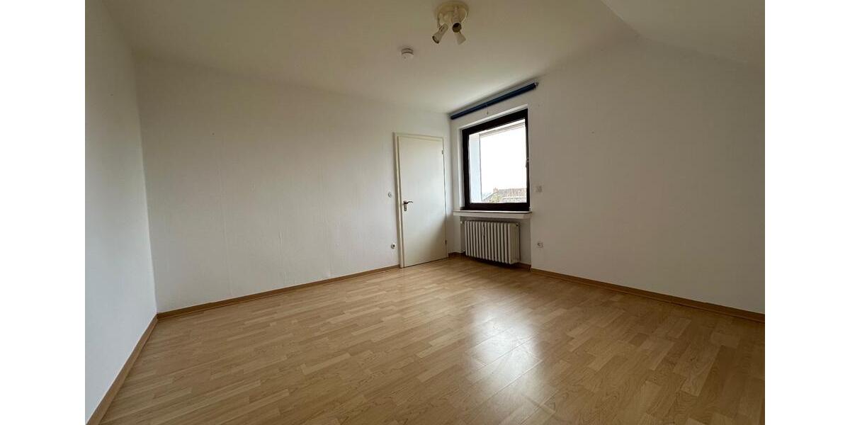 Etagenwohnung Herford Falkendiek - 4 Zimmer, 110 m&sup2;, 1.210&euro; | Angebot:25809206