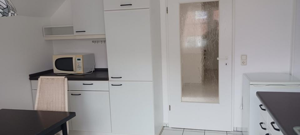 Dachgeschoßwohnung Kalletal - 1 Zimmer, 80 m&sup2;, 450&euro; | Angebot:25053450