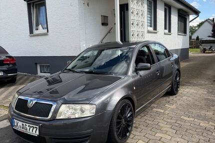 Skoda Superb 330.000 km 2.900 &euro; Porta Westfalica 32457