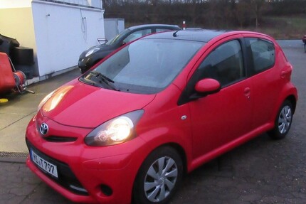 Toyota Aygo 28.600 km 5.900 &euro; Minden 32423