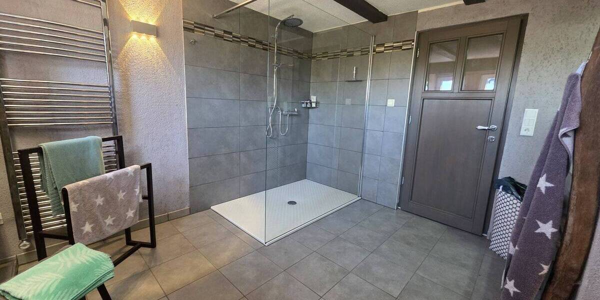 Bauernhaus, Landhaus Hüllhorst / Oberbauerschaft Oberbauerschaft - 4 Zimmer, 350 m&sup2;, 365.000&euro; | Angebot:26694848