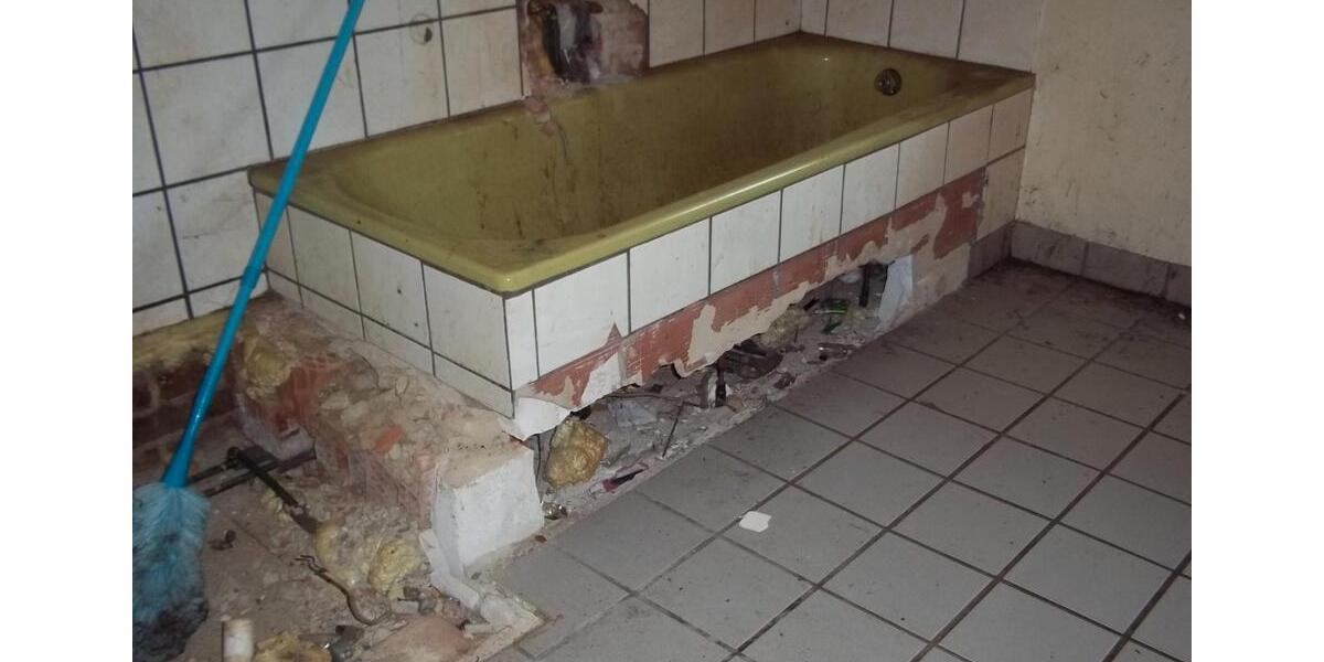 Einfamilienhaus Vlotho - 11 Zimmer, 200 m&sup2;, 89.000&euro; | Angebot:26987412