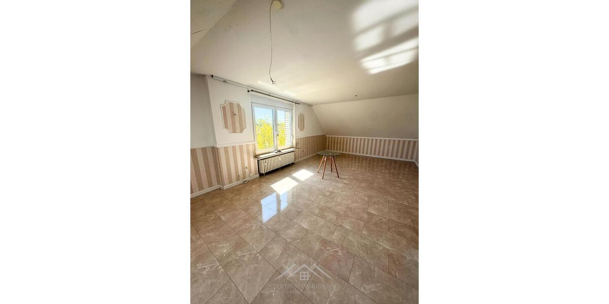 Dachgeschoßwohnung Hessisch Oldendorf - 3 Zimmer, 85 m&sup2;, 550&euro; | Angebot:26591128